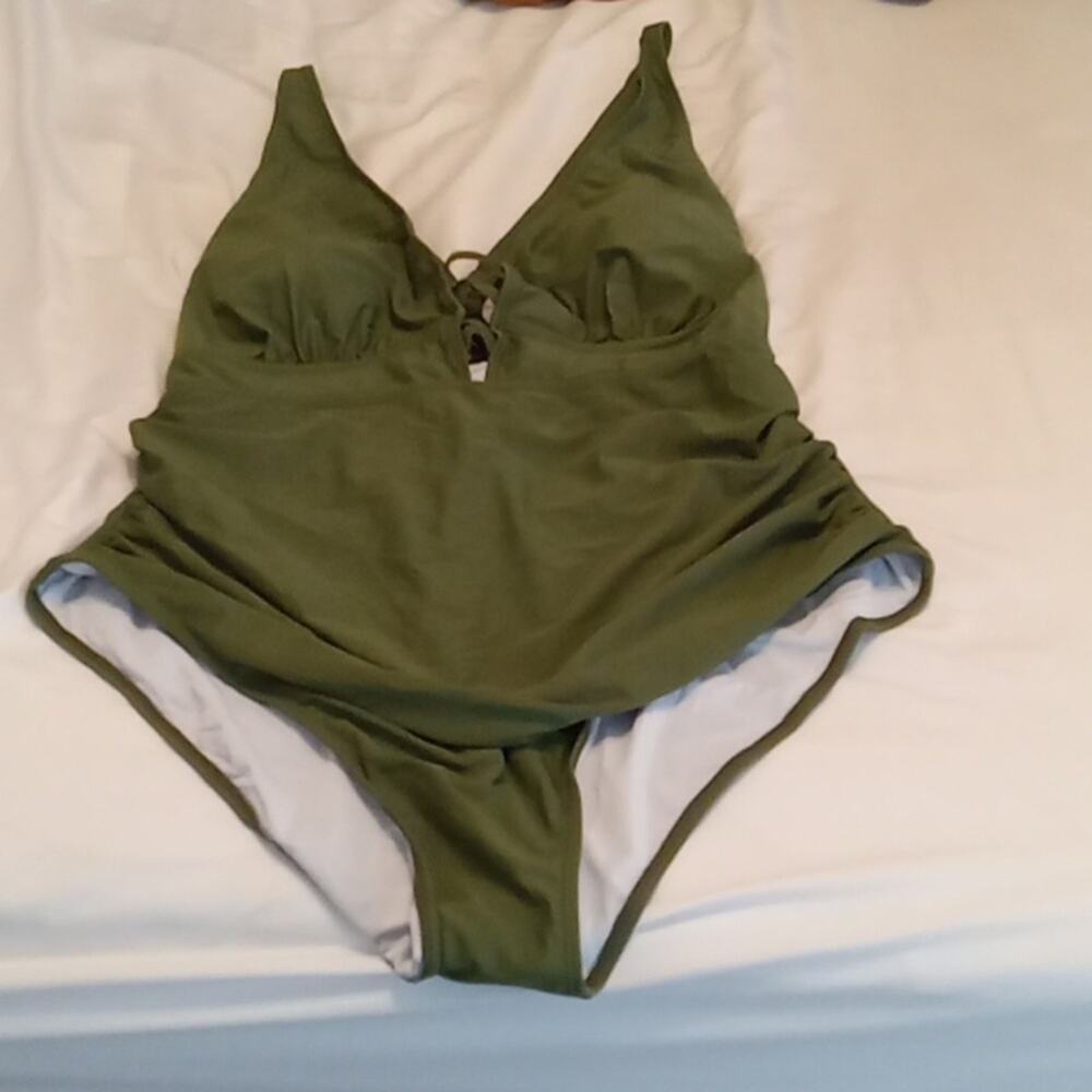 NWT Yonique Women's Army Green One piece Size 22W Swimsuit. Plus, Adjustable